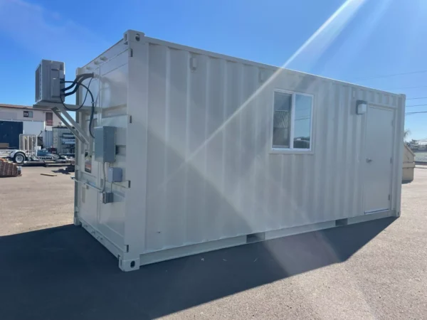 20 Fuß Büro in renoviertem Schiffscontainer